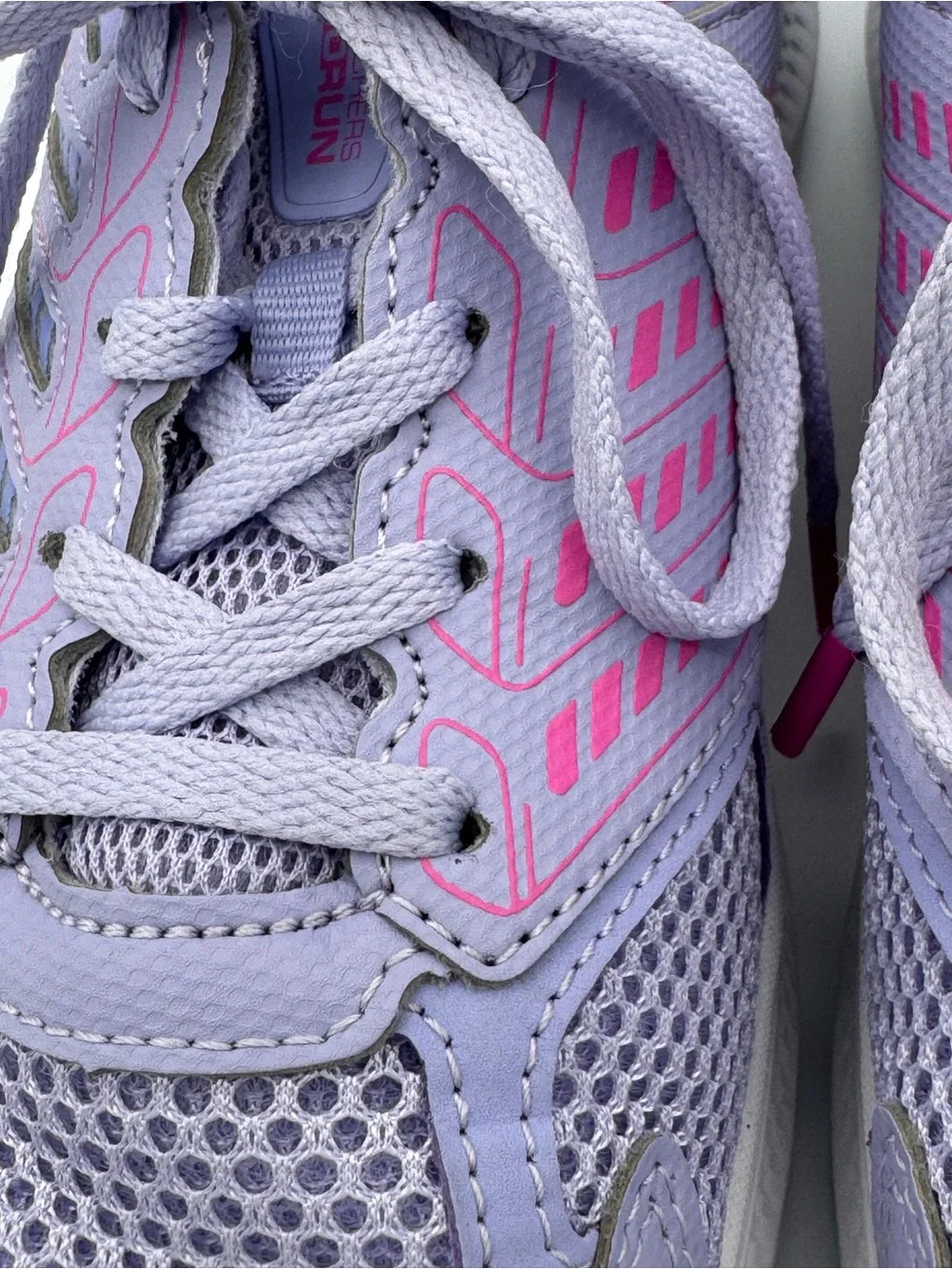 Skechers GO RUN Consistent 2.0 Low Top Sneakers Lilac and Pink- New